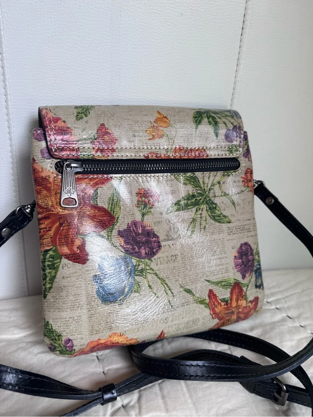 Patricia Nash Crossbody Bag in Parisian Newspaper Print - Picture 2 of 7